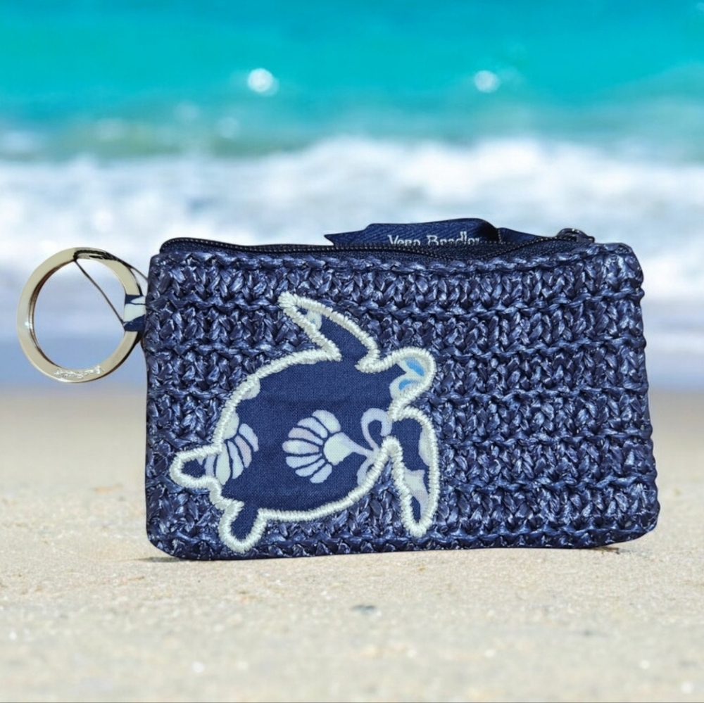 🆕️ Vera Bradley Straw Zip ID Case in Steel Blue Medallion